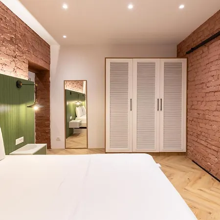 Vater * تيرانا